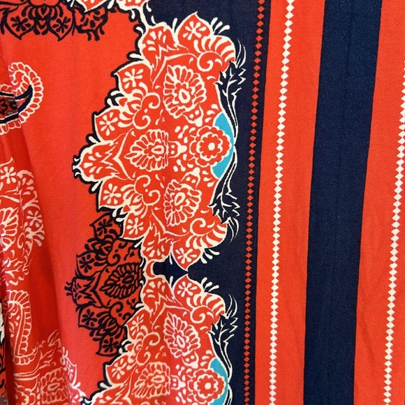 Anthropologie's Fig & Flower Paisley Border Print Tank w Abalone Buttons in Back - Picture 10 of 10